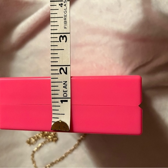 NWOT Vibrant pink hard plastic clutch with chain strap - Picture 7 of 7